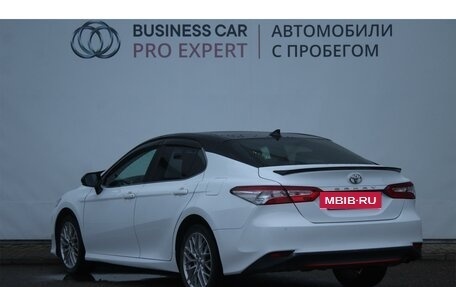 Toyota Camry, 2019 год, 2 000 000 рублей, 5 фотография