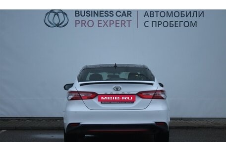 Toyota Camry, 2019 год, 2 000 000 рублей, 4 фотография