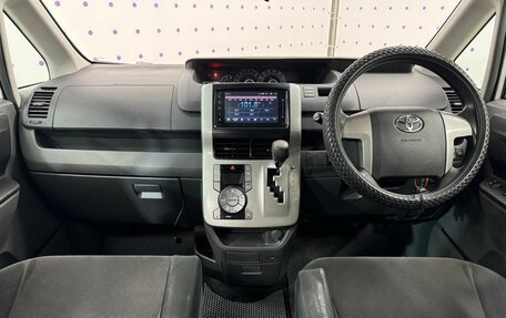 Toyota Noah III, 2008 год, 1 455 000 рублей, 11 фотография