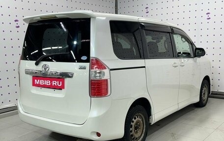 Toyota Noah III, 2008 год, 1 455 000 рублей, 5 фотография