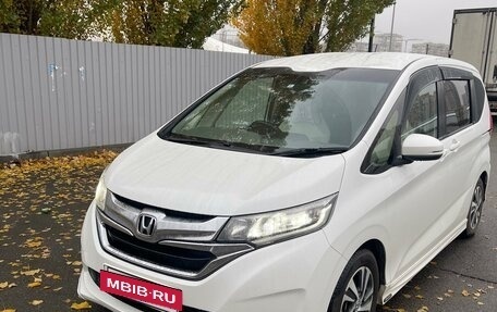 Honda Freed II, 2018 год, 2 000 000 рублей, 2 фотография