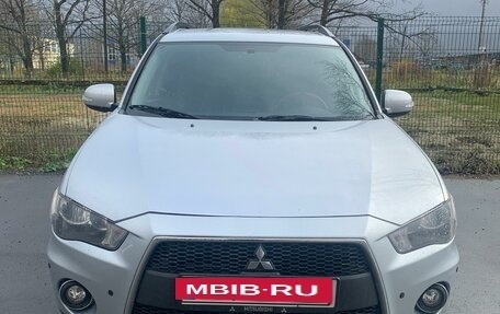 Mitsubishi Outlander III рестайлинг 3, 2011 год, 1 450 000 рублей, 3 фотография