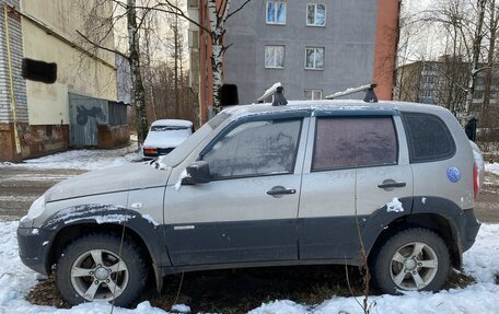 Chevrolet Niva I рестайлинг, 2012 год, 450 000 рублей, 4 фотография