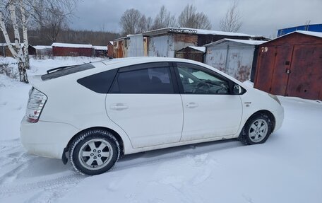 Toyota Prius, 2011 год, 1 200 000 рублей, 3 фотография