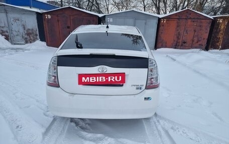 Toyota Prius, 2011 год, 1 200 000 рублей, 2 фотография