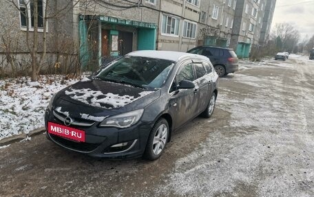 Opel Astra J, 2012 год, 900 000 рублей, 2 фотография