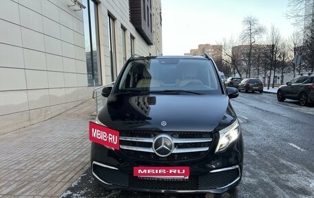 Mercedes-Benz V-Класс, 2019 год, 7 550 000 рублей, 6 фотография