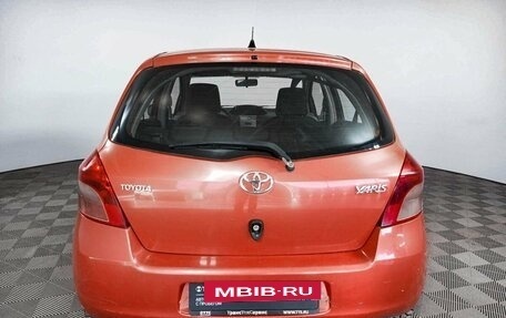 Toyota Yaris III рестайлинг, 2007 год, 685 000 рублей, 7 фотография