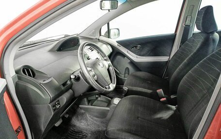 Toyota Yaris III рестайлинг, 2007 год, 685 000 рублей, 20 фотография