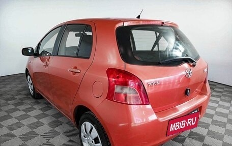 Toyota Yaris III рестайлинг, 2007 год, 685 000 рублей, 8 фотография