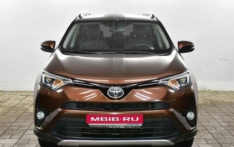 Toyota RAV4, 2017 год, 2 220 000 рублей, 2 фотография