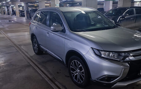 Mitsubishi Outlander III рестайлинг 3, 2016 год, 2 240 000 рублей, 6 фотография