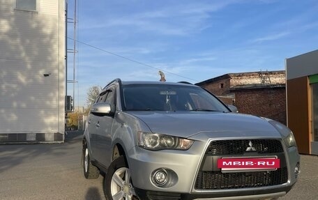 Mitsubishi Outlander III рестайлинг 3, 2011 год, 1 300 000 рублей, 13 фотография