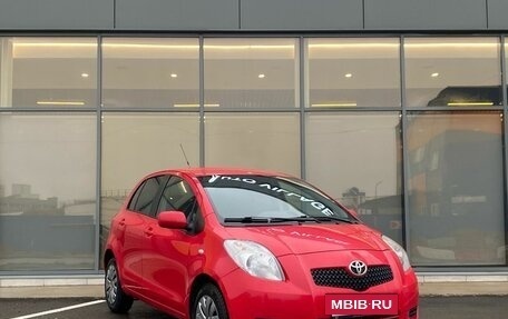 Toyota Yaris III рестайлинг, 2007 год, 599 000 рублей, 2 фотография