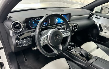 Mercedes-Benz A-Класс, 2019 год, 2 850 000 рублей, 9 фотография