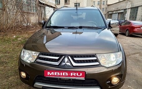 Mitsubishi Pajero Sport II рестайлинг, 2014 год, 2 290 000 рублей, 2 фотография