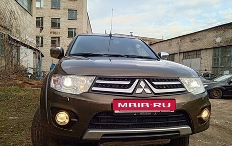 Mitsubishi Pajero Sport II рестайлинг, 2014 год, 2 290 000 рублей, 3 фотография