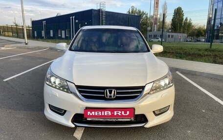 Honda Accord IX рестайлинг, 2013 год, 2 080 000 рублей, 5 фотография