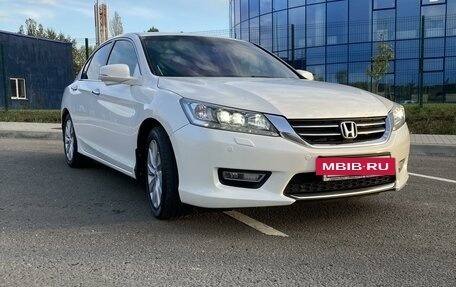 Honda Accord IX рестайлинг, 2013 год, 2 080 000 рублей, 3 фотография