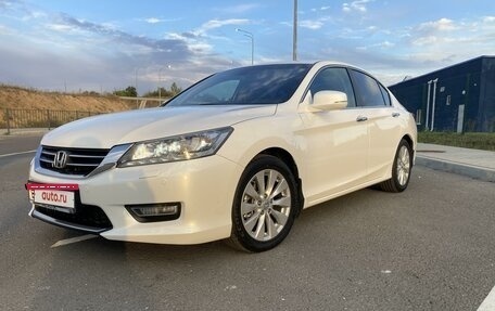 Honda Accord IX рестайлинг, 2013 год, 2 080 000 рублей, 2 фотография