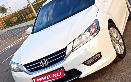 Honda Accord IX рестайлинг, 2013 год, 2 080 000 рублей, 6 фотография