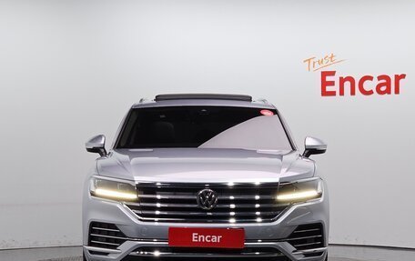 Volkswagen Touareg III, 2021 год, 6 850 000 рублей, 2 фотография