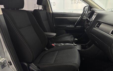 Mitsubishi Outlander III рестайлинг 3, 2016 год, 2 130 000 рублей, 13 фотография