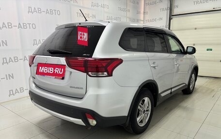 Mitsubishi Outlander III рестайлинг 3, 2016 год, 2 130 000 рублей, 7 фотография