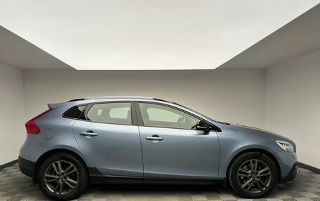 Volvo V40 Cross Country I, 2019 год, 2 197 000 рублей, 3 фотография