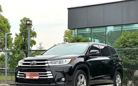 Toyota Highlander III, 2021 год, 3 008 888 рублей, 1 фотография