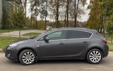 Opel Astra J, 2011 год, 820 000 рублей, 2 фотография