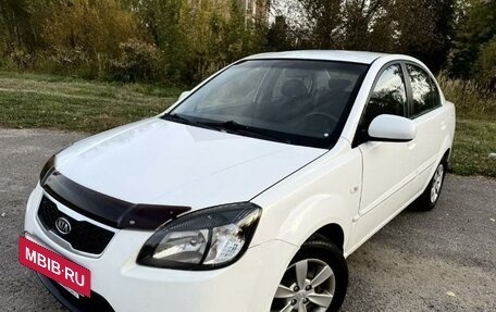 KIA Rio II, 2011 год, 670 000 рублей, 2 фотография