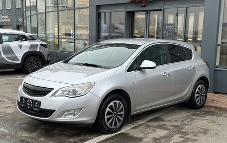 Opel Astra J, 2011 год, 780 000 рублей, 1 фотография