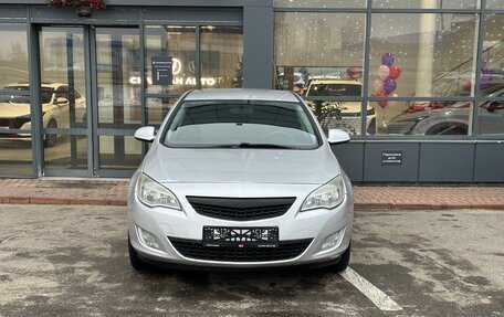 Opel Astra J, 2011 год, 780 000 рублей, 2 фотография