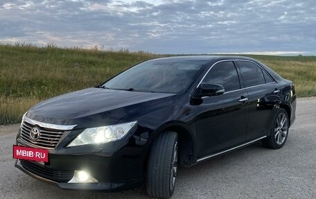 Toyota Camry, 2012 год, 1 850 000 рублей, 2 фотография