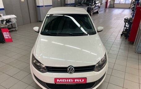 Volkswagen Polo VI (EU Market), 2010 год, 667 000 рублей, 2 фотография