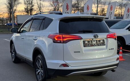 Toyota RAV4, 2018 год, 2 980 000 рублей, 5 фотография