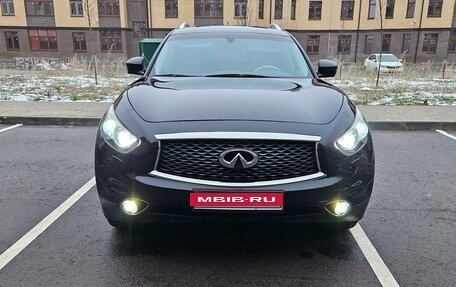 Infiniti FX II, 2011 год, 2 100 000 рублей, 1 фотография