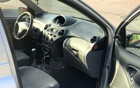 Toyota Yaris I рестайлинг, 2001 год, 260 000 рублей, 8 фотография