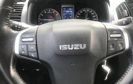 Isuzu D-Max II, 2017 год, 2 415 000 рублей, 16 фотография