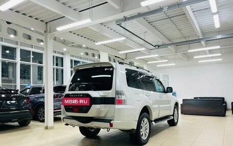 Mitsubishi Pajero IV, 2015 год, 3 089 000 рублей, 3 фотография