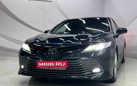 Toyota Camry, 2019 год, 3 148 000 рублей, 2 фотография