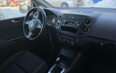 Volkswagen Golf Plus II, 2013 год, 999 000 рублей, 24 фотография