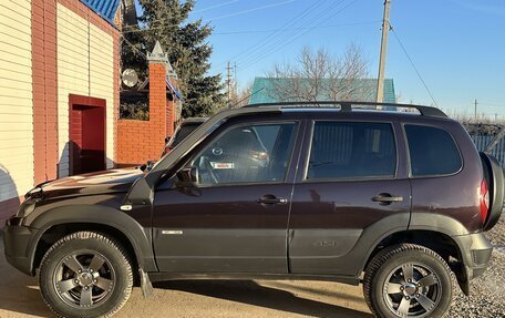 Chevrolet Niva I рестайлинг, 2017 год, 750 000 рублей, 4 фотография