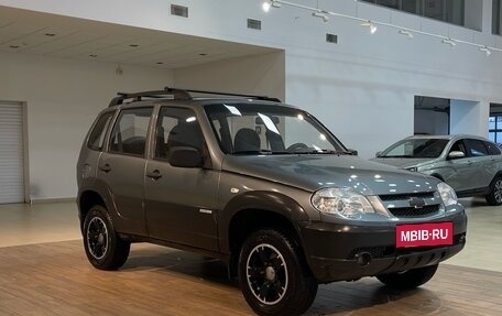 Chevrolet Niva I рестайлинг, 2011 год, 670 000 рублей, 3 фотография