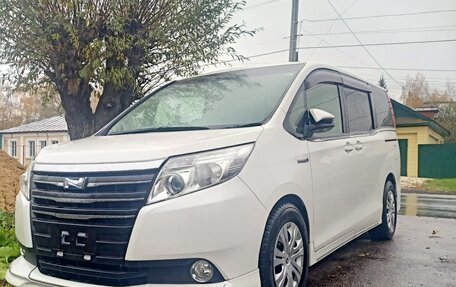 Toyota Noah III, 2014 год, 1 850 000 рублей, 1 фотография