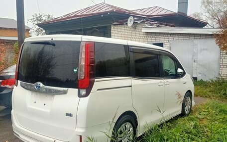 Toyota Noah III, 2014 год, 1 850 000 рублей, 16 фотография