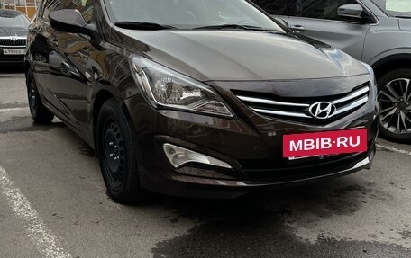 Hyundai Solaris II рестайлинг, 2015 год, 1 150 000 рублей, 2 фотография