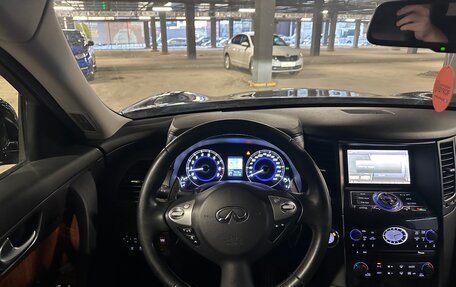 Infiniti QX70, 2015 год, 3 550 000 рублей, 9 фотография