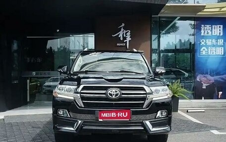 Toyota Land Cruiser 200, 2020 год, 8 600 000 рублей, 2 фотография